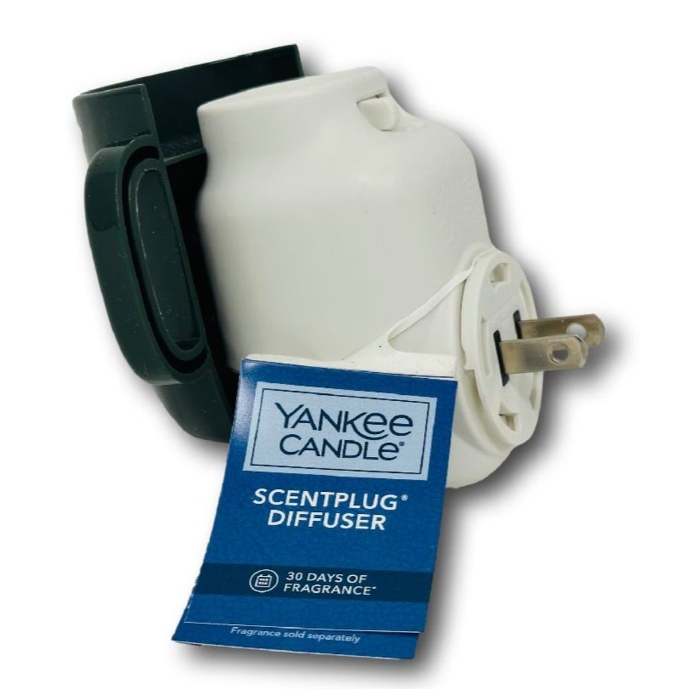 Yankee Candle Gnome Mug Holiday Scentplug Diffuser - Picture 2 of 2